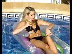 Se video porno med en hushjelp brunette elsker le og knulle