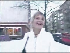 Pamela porno filmer på nettet horsing rundt bassenget