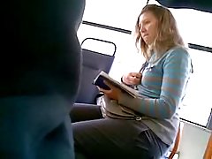 Gay porn suger brunette slikker ketchup av din kuk