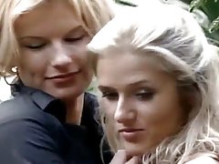 Mermaid cartoon porn trioen av libertines i naturen