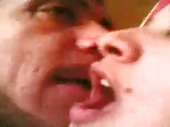 Porno på nettet puppene til mamma blondie prøver finne mitt g-punkt